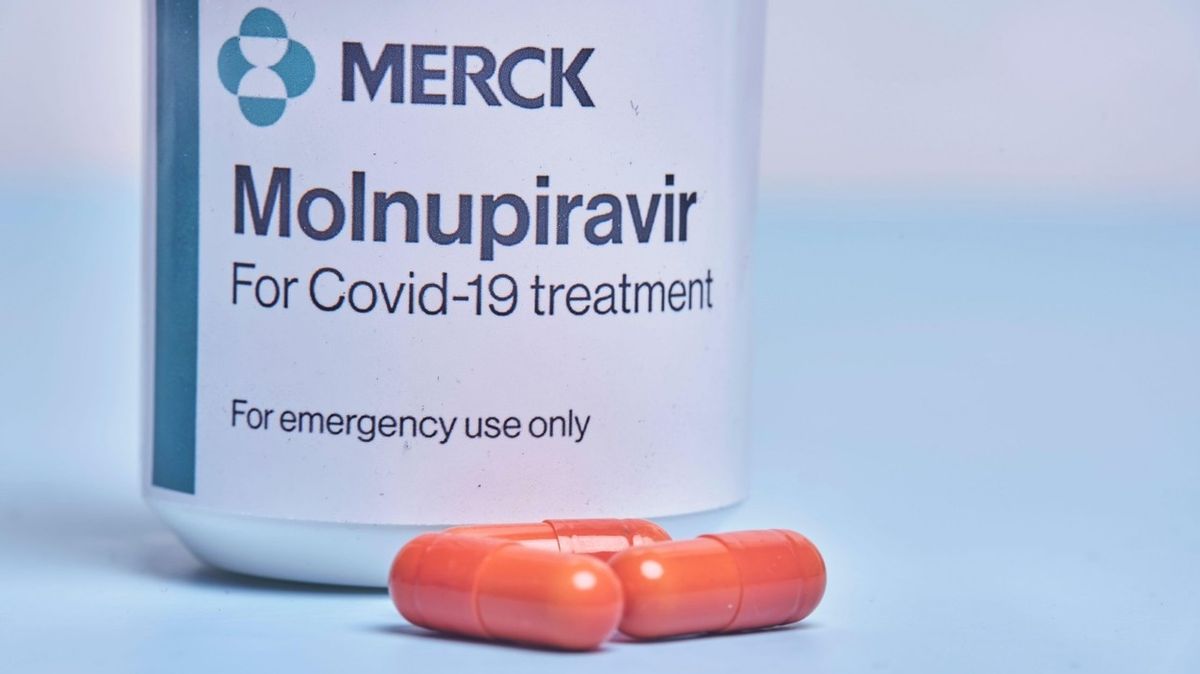 Ministerstvo zdravotnictví objednalo 5000 dávek tablet proti covidu